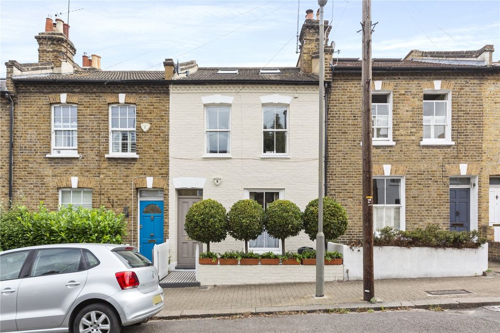 Property photo 1 of 11 Dlaby Road
