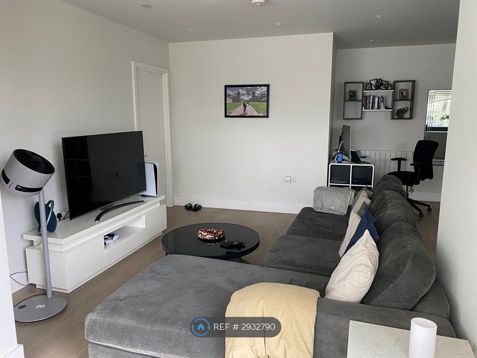 Property photo 1 of 15 Living Room