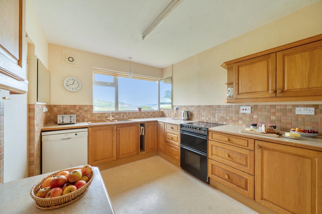 Property photo 2 of 21 Kitchen