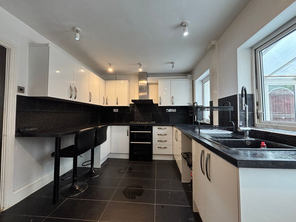 Property photo 1 of 13 Kitchen
