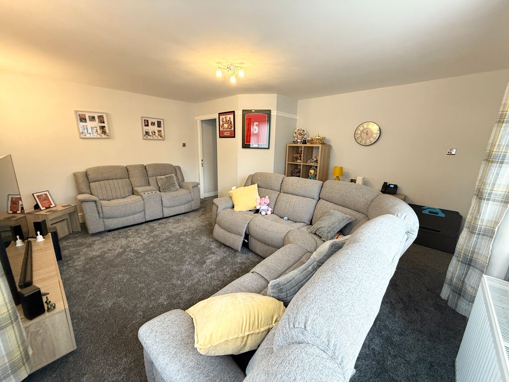 Property photo 2 of 18 Img_2707