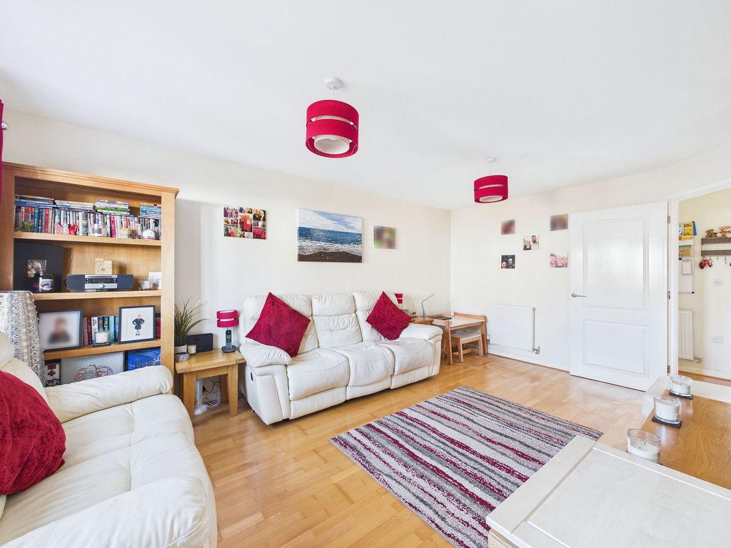 Property photo 2 of 21