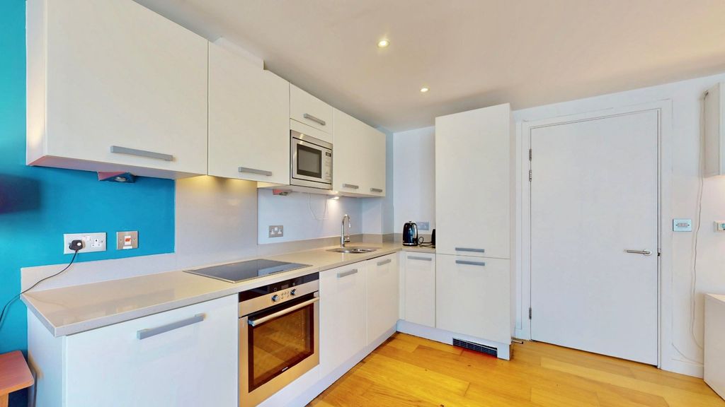 Property photo 3 of 27 Picture No. 04