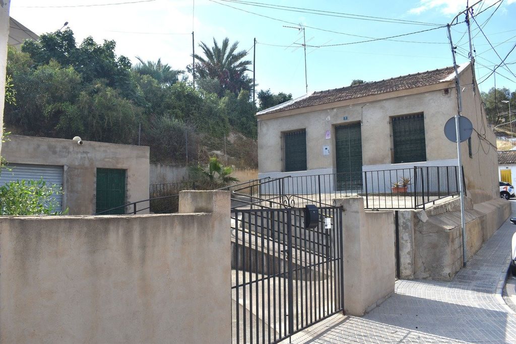 Property photo 2 of 29
