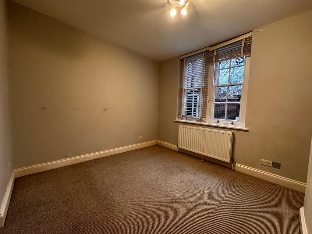 Property photo 3 of 7 Master Bedroom