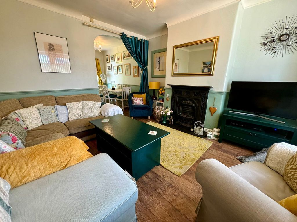 Property photo 2 of 13