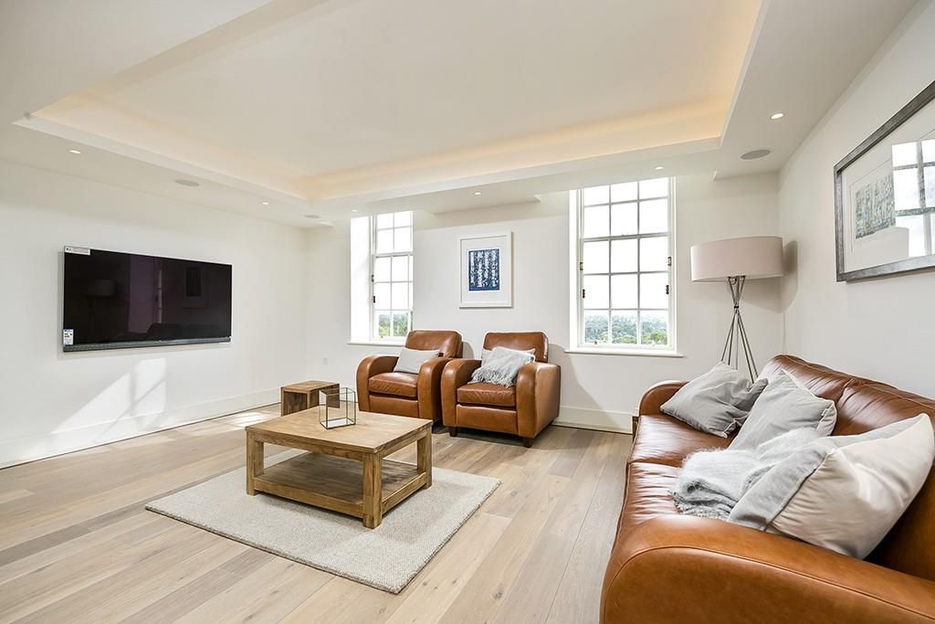 Property photo 3 of 16 Image