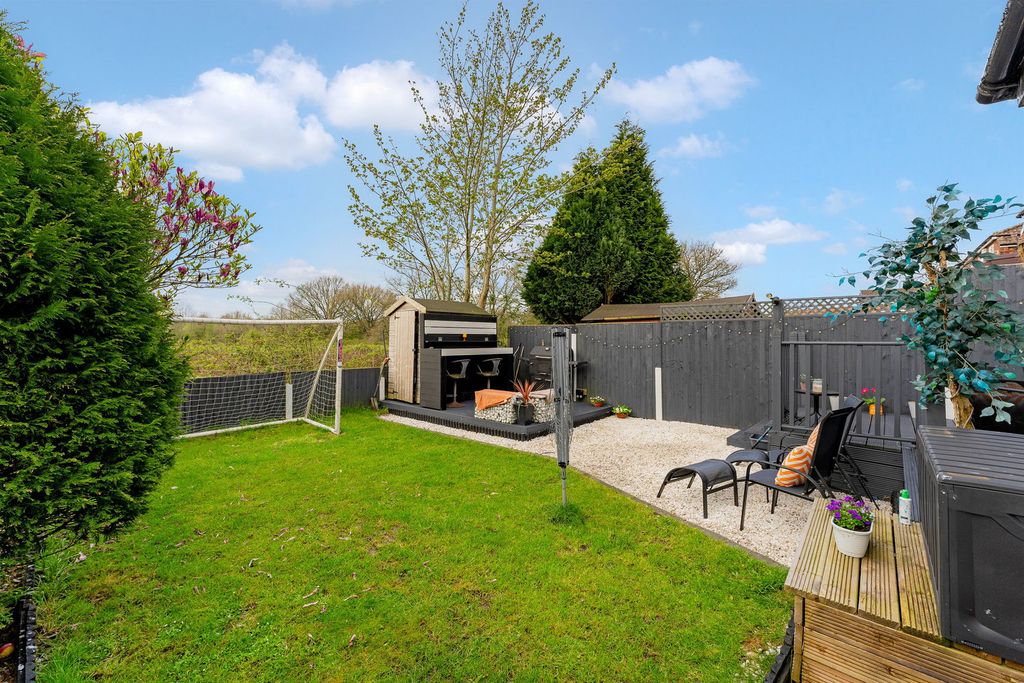 Property photo 2 of 22