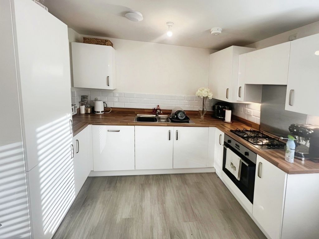 Property photo 2 of 13 2