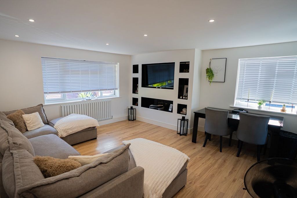 Property photo 2 of 18 Living Room