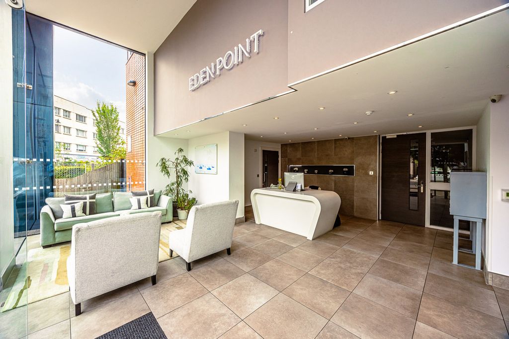 Property photo 3 of 36