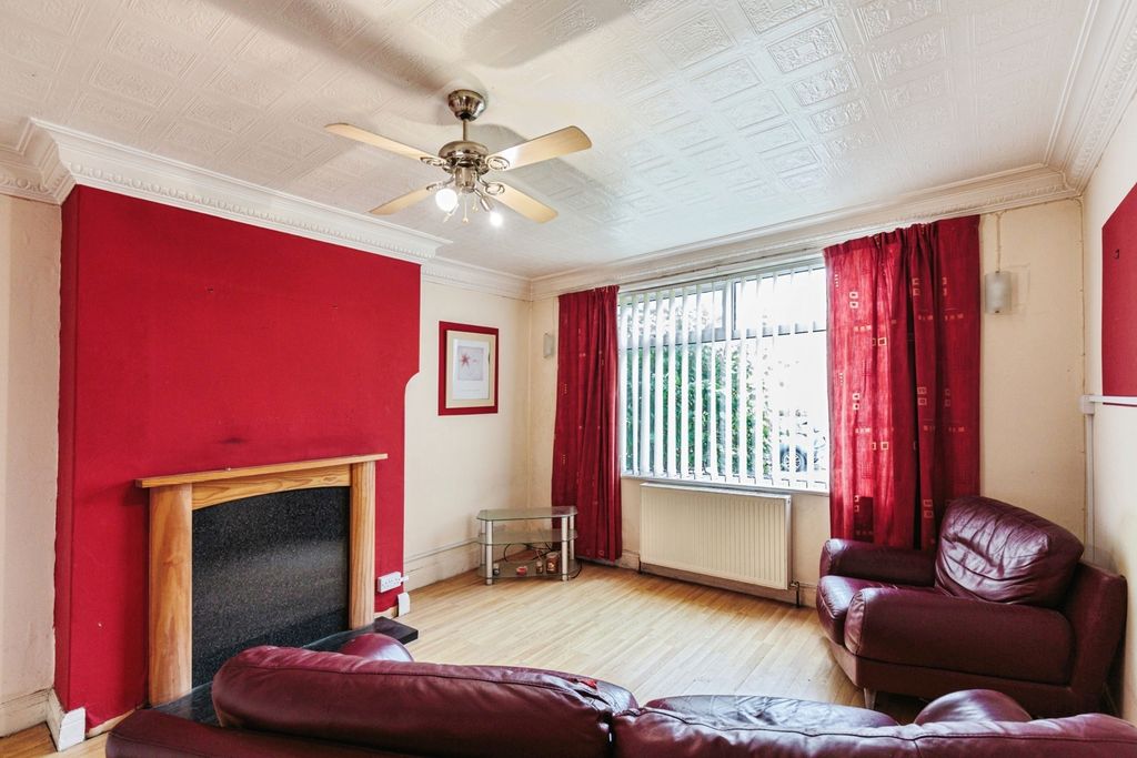 Property photo 3 of 19 Pbox-Img.Jpg