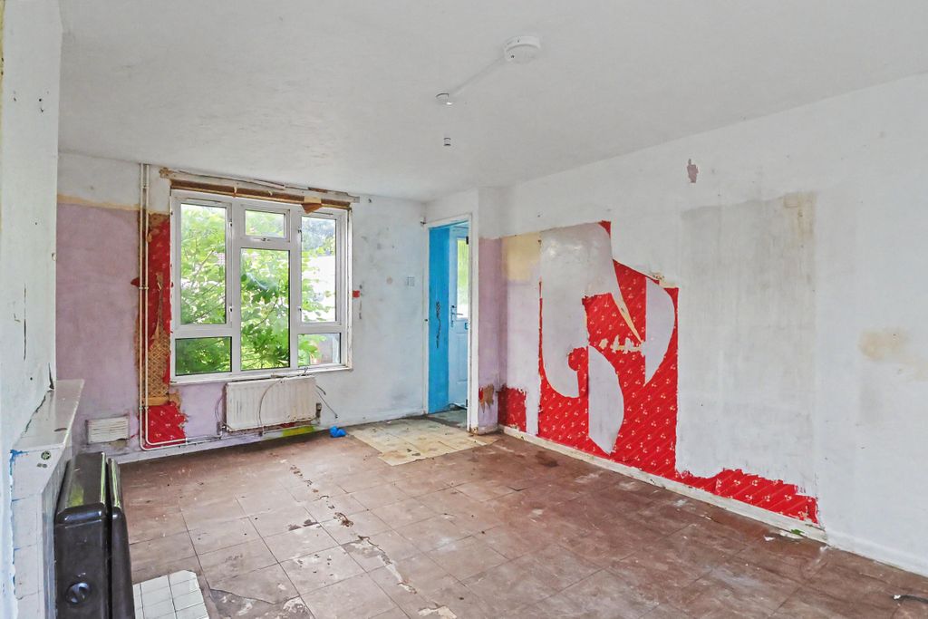 Property photo 3 of 16 6 Glebe Meadow, East Dean, Salisbury, Wiltshire, Sp5 1He