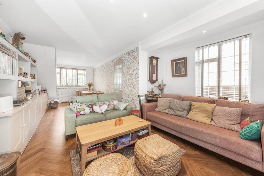 Property photo 3 of 13 2.Jpg