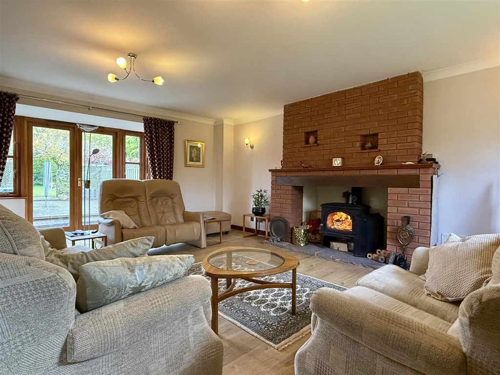 Property photo 3 of 31