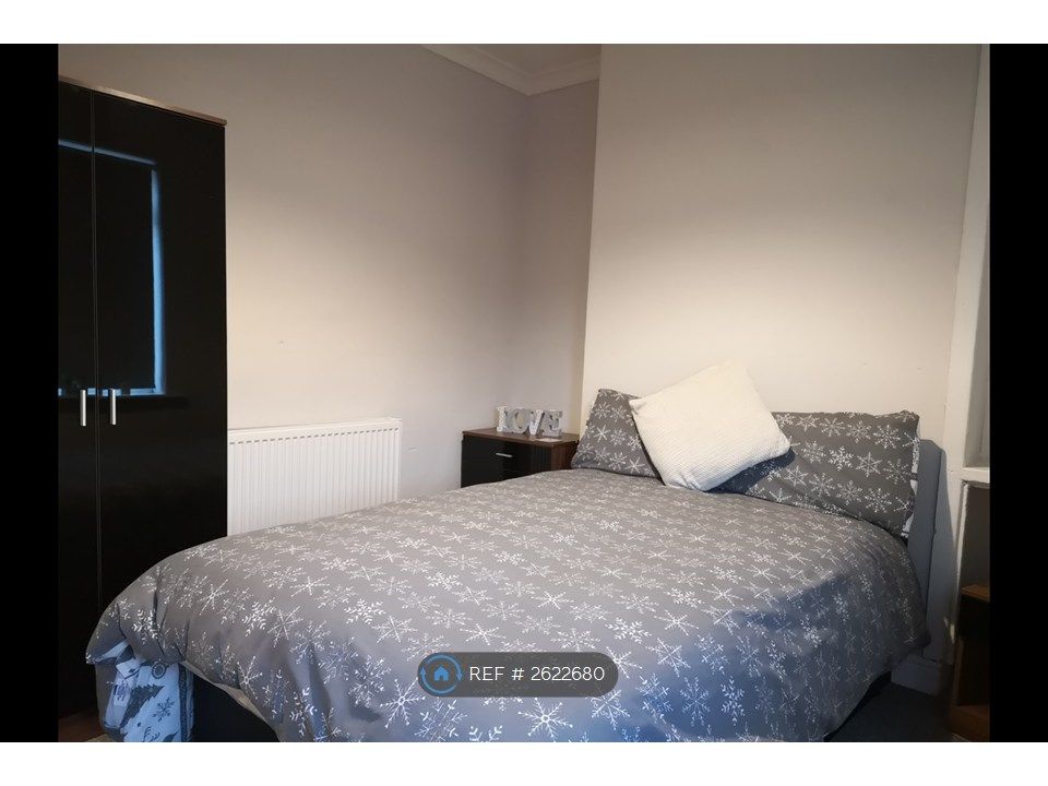 Property photo 1 of 8 Room 2 Fantastic Double Room - Available