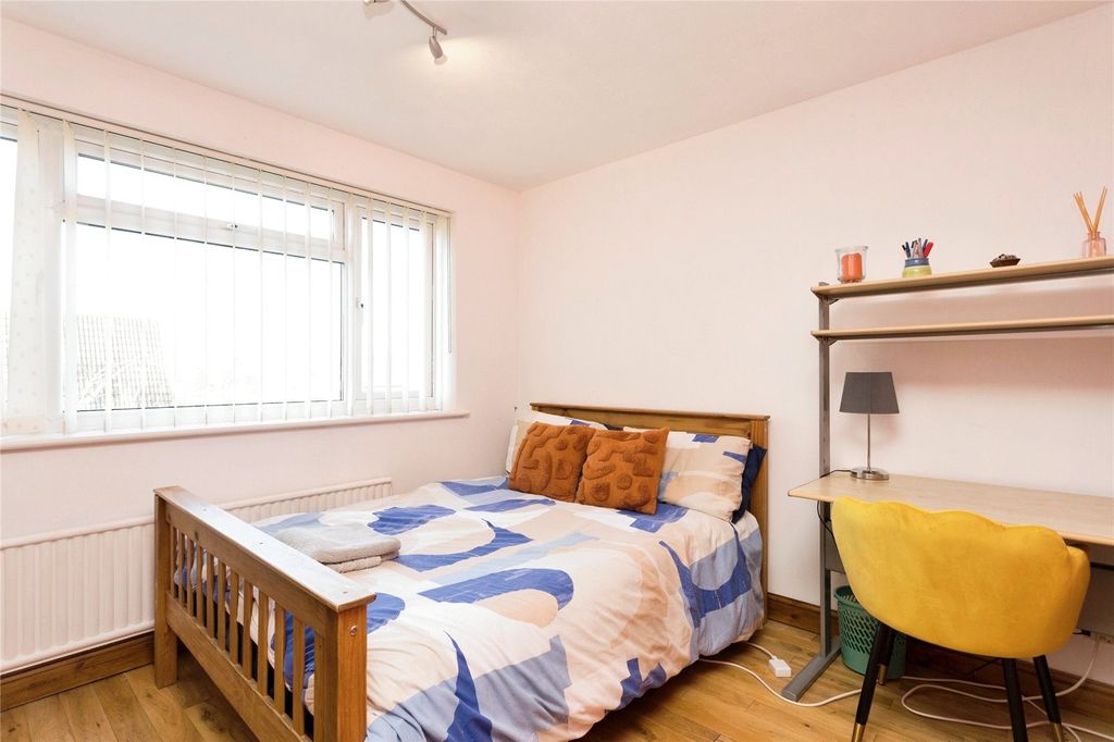 Property photo 2 of 17 Picture No. 04