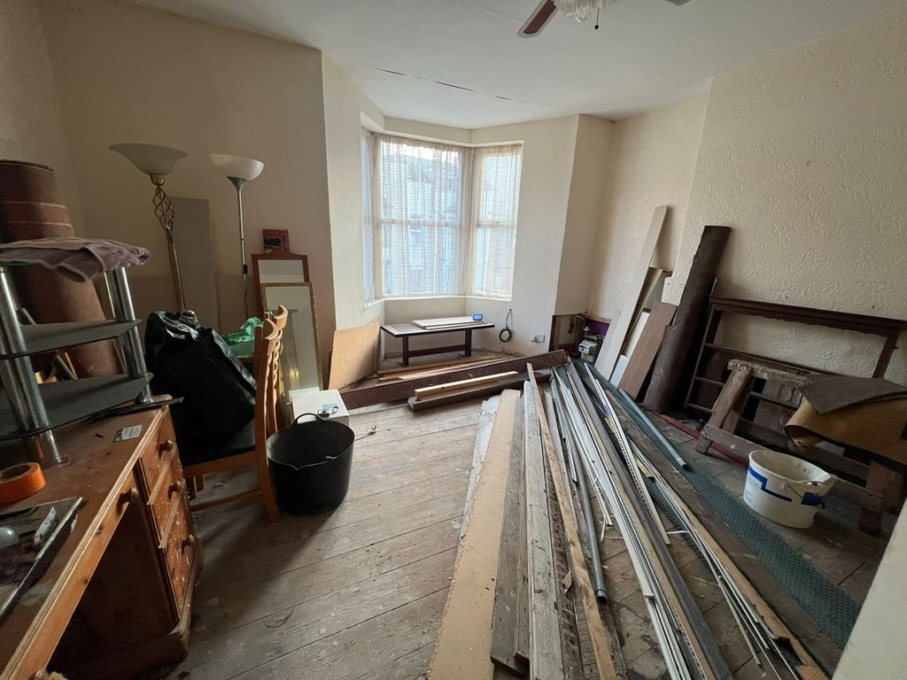 Property photo 2 of 5