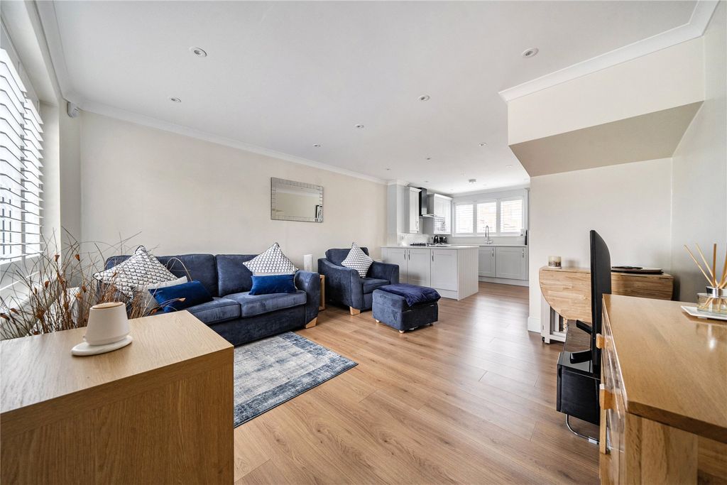 Property photo 2 of 34 Picture No. 22