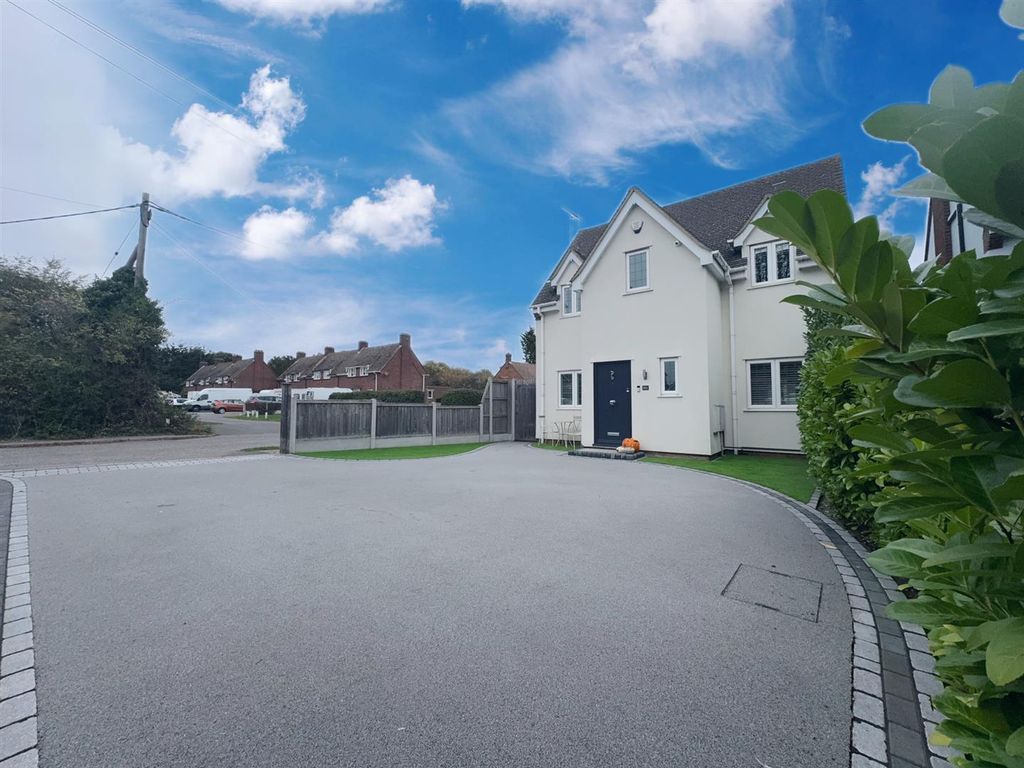 Property photo 1 of 32