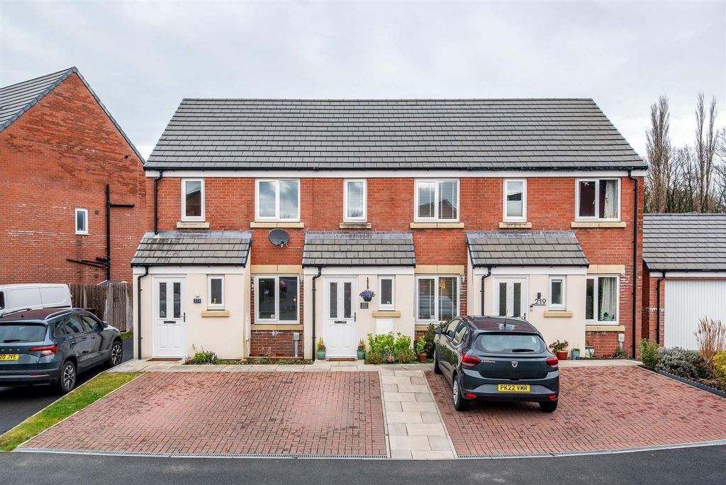 Property photo 1 of 19 Front External