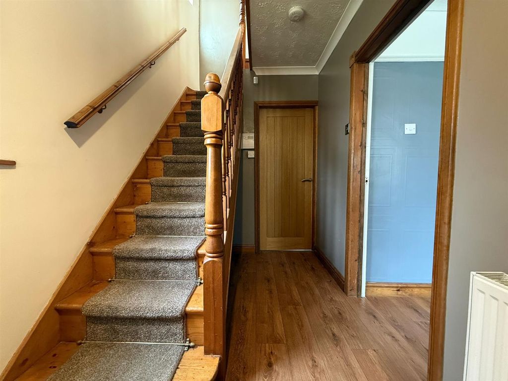 Property photo 2 of 19 Staircase.Jpeg