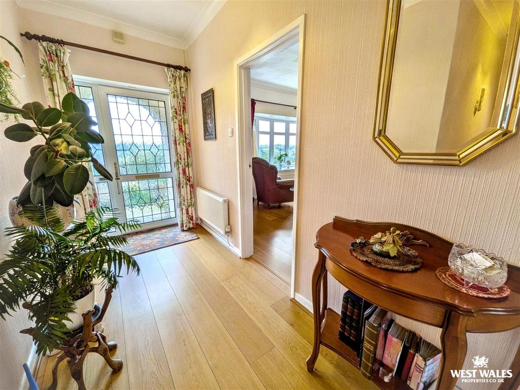 Property photo 2 of 26 20116.Jpg