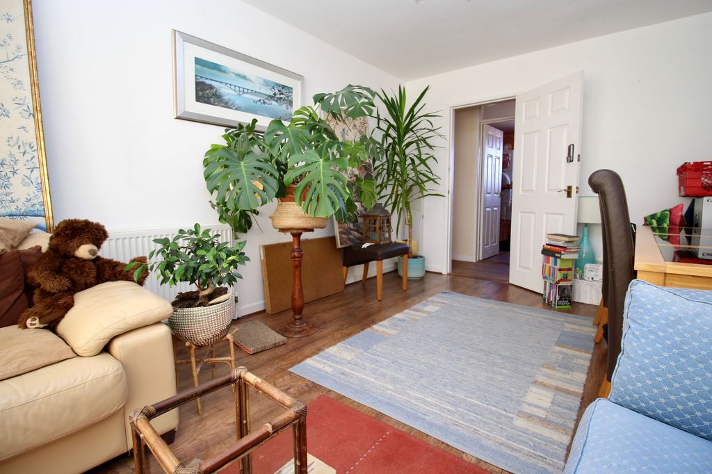 Property photo 3 of 9
