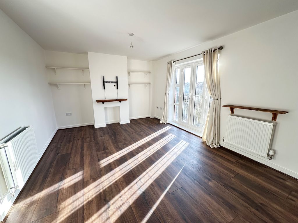 Property photo 3 of 7 4781322