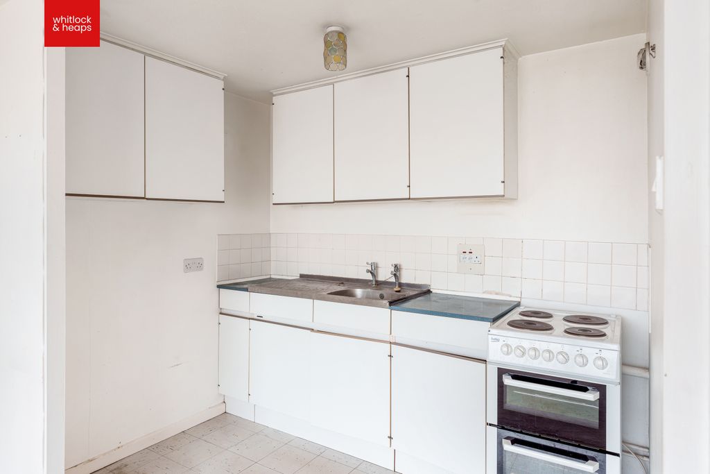 Property photo 2 of 11 Kit