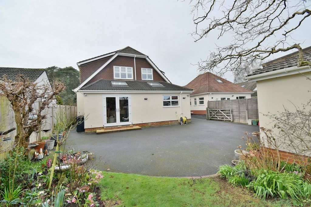 Property photo 3 of 24