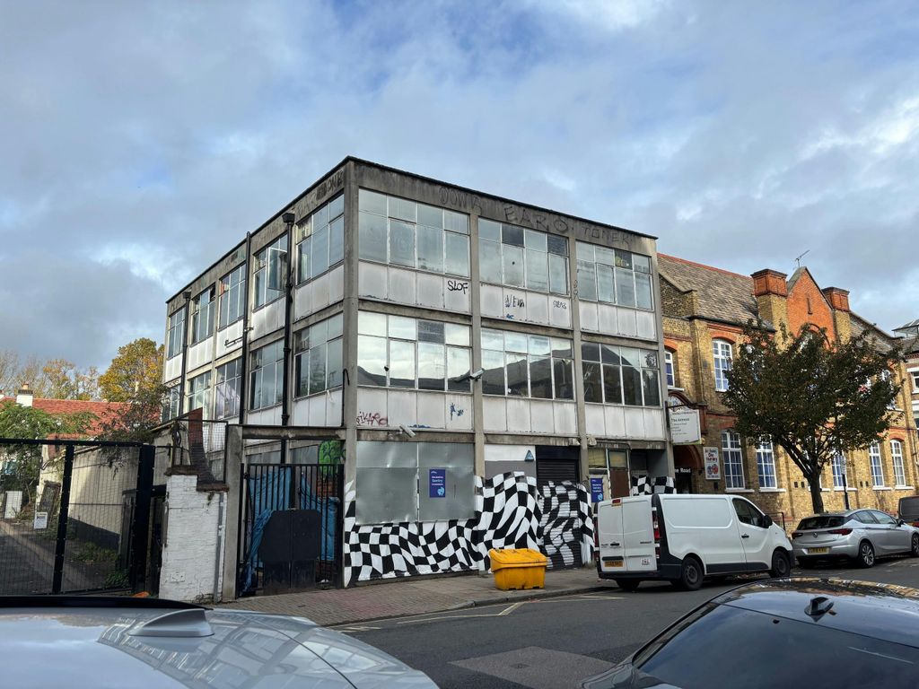 Property photo 1 of 7 External.Jpg