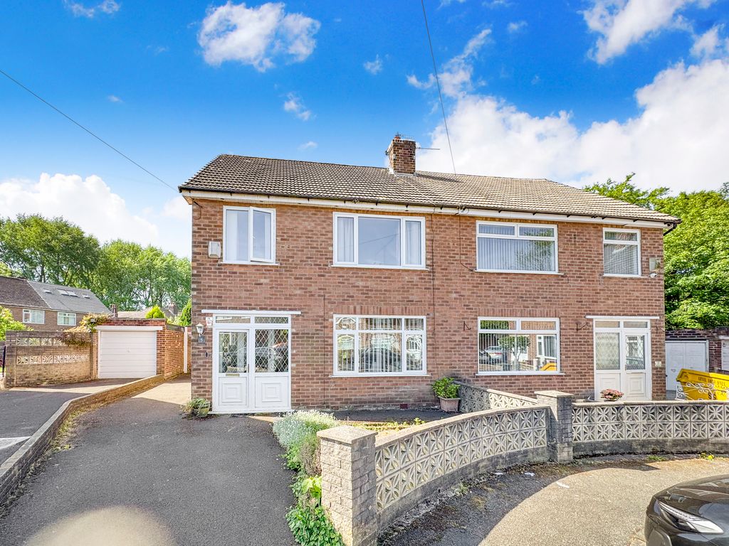 Property photo 1 of 15 Selkirk Drive