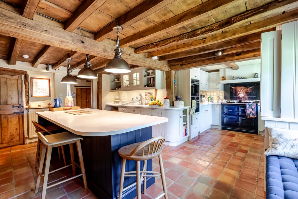 Property photo 3 of 17 Image