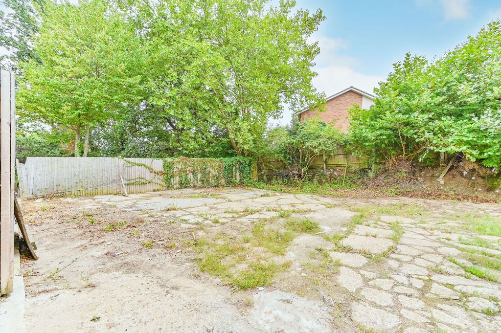 Property photo 3 of 8