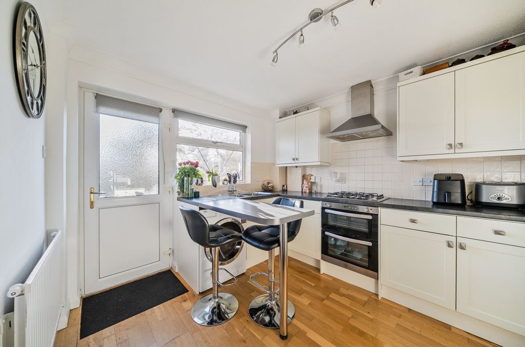 Property photo 3 of 21