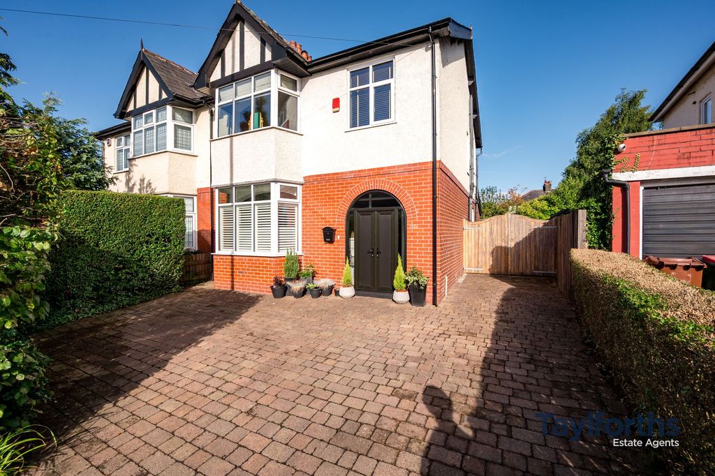 Property photo 1 of 40