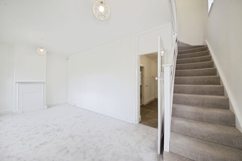 Property photo 2 of 20 Pbox-Img.Jpg