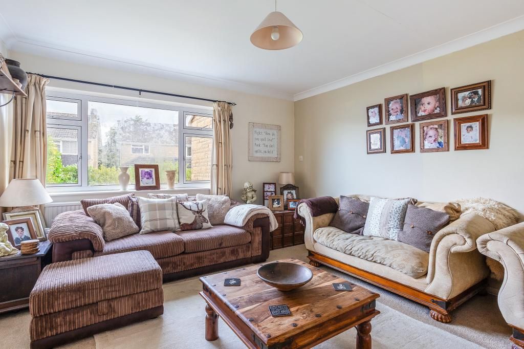 Property photo 3 of 21 Sitting Room