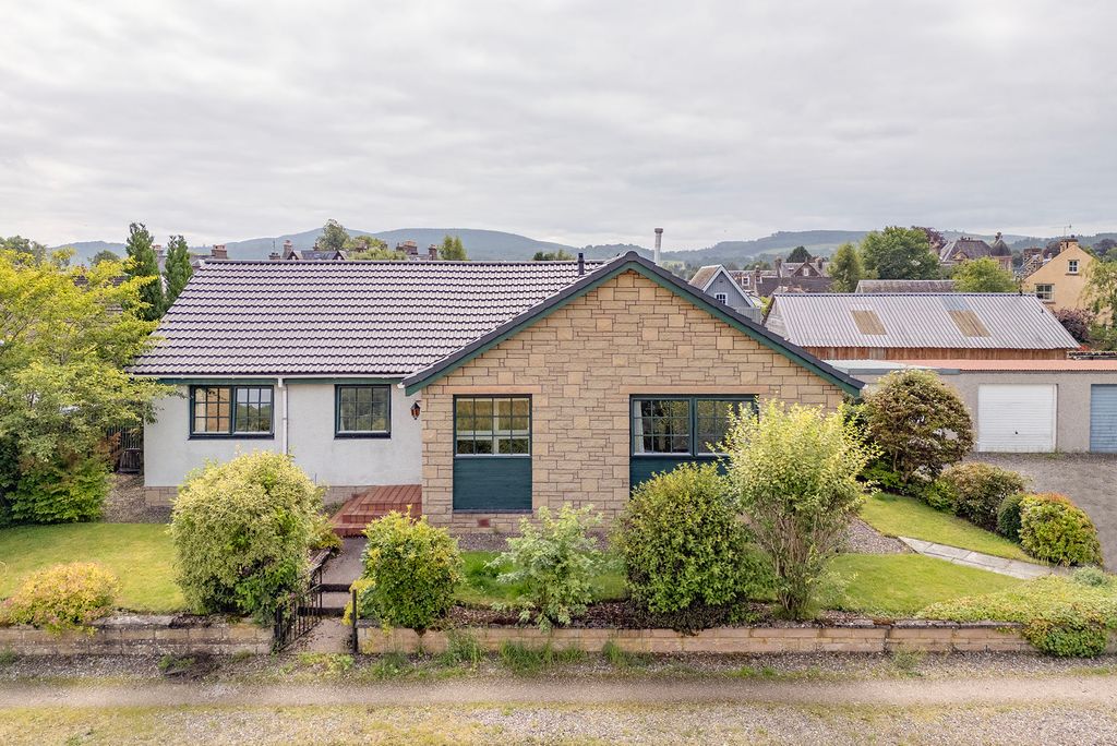 Property photo 1 of 28