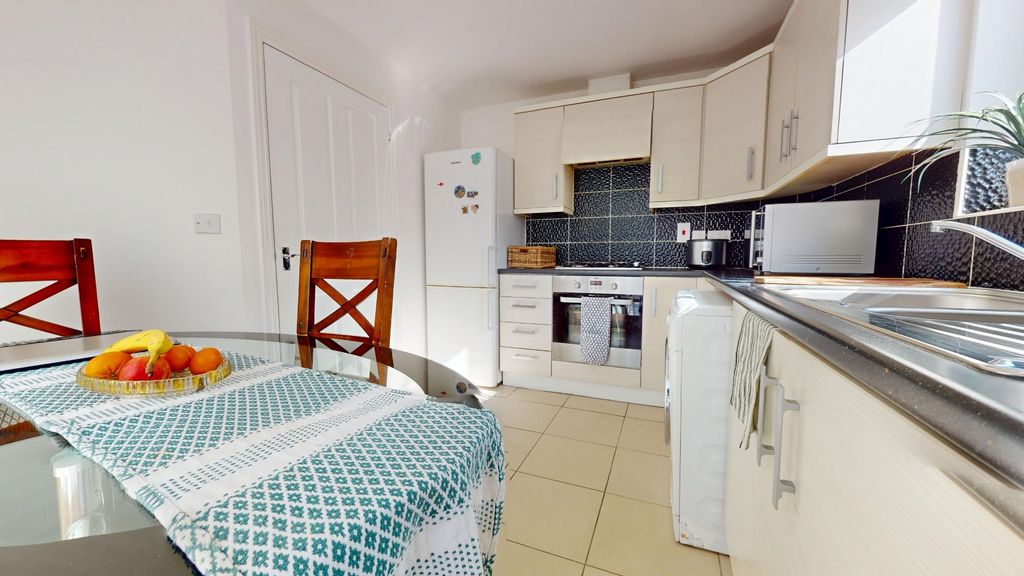 Property photo 2 of 23 4509902