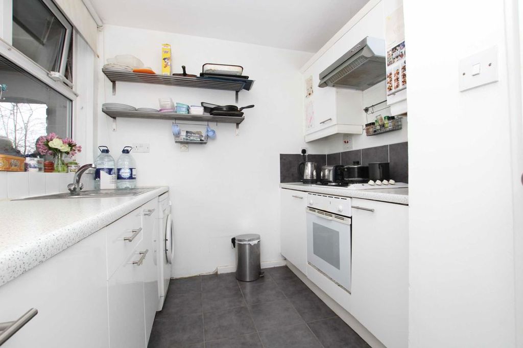 Property photo 2 of 3