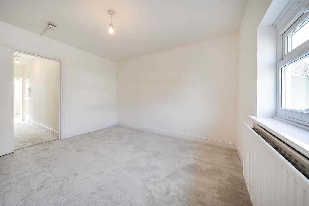 Property photo 2 of 10 1423433-10-69A6E8...