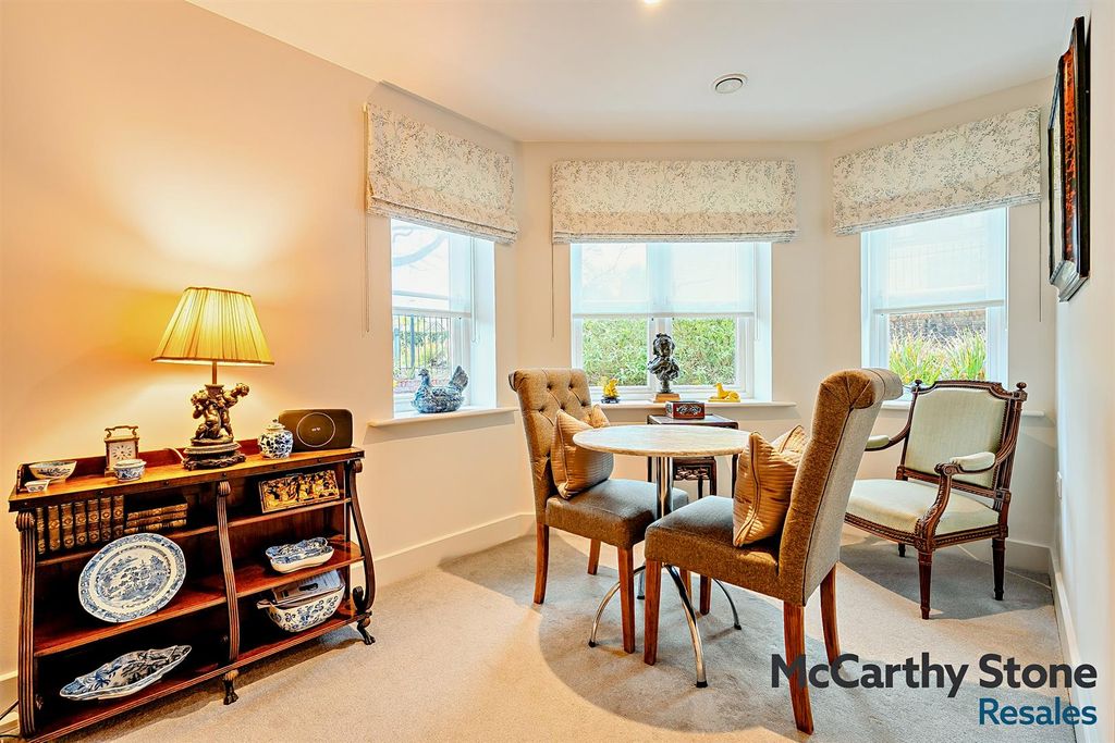 Property photo 2 of 21 8681617-Interior13-800.Jpg