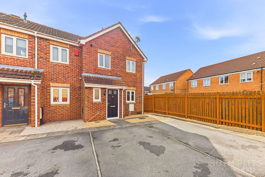 Property photo 2 of 27