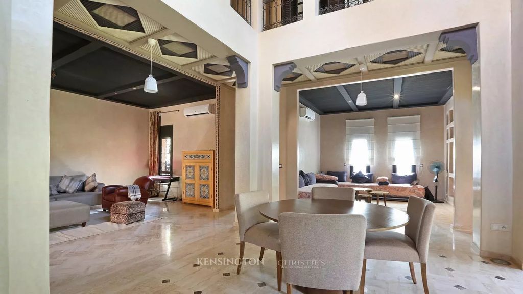 Property photo 3 of 20 Cliquer Ici Si Vous Cherchez Une Villa À Vendre À Marrakech - Villa Ayza Avec Kensingtonmorocco.Com, Leader De L'immobilier Au Maroc