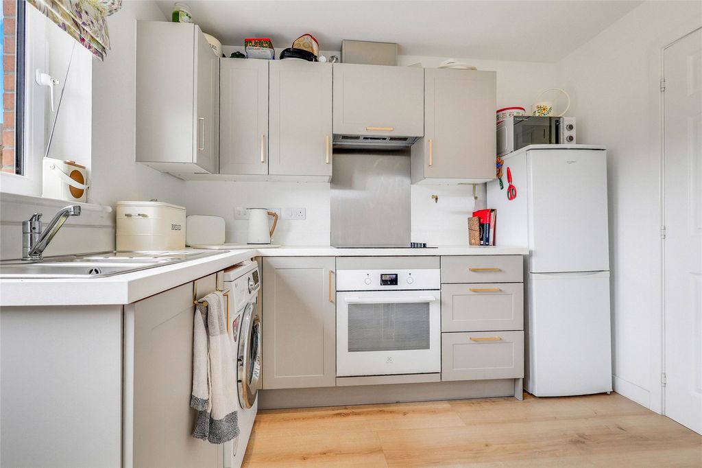 Property photo 3 of 13 Picture No. 12