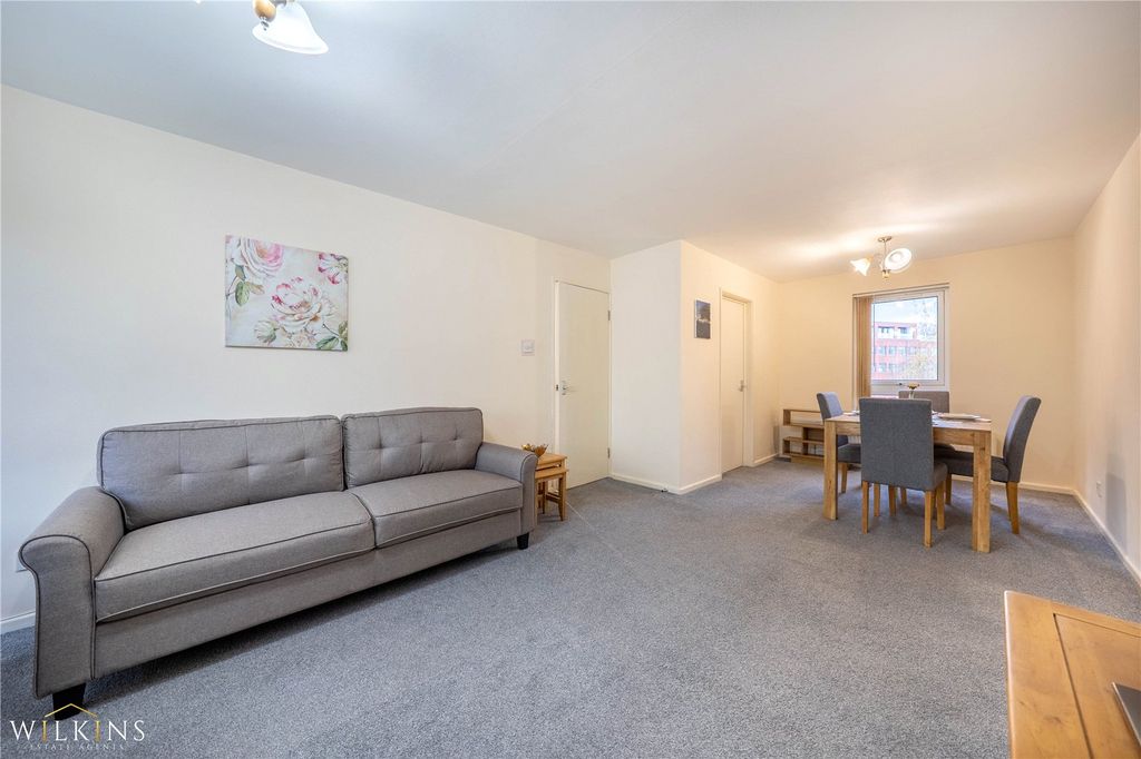 Property photo 3 of 18 Picture No. 06