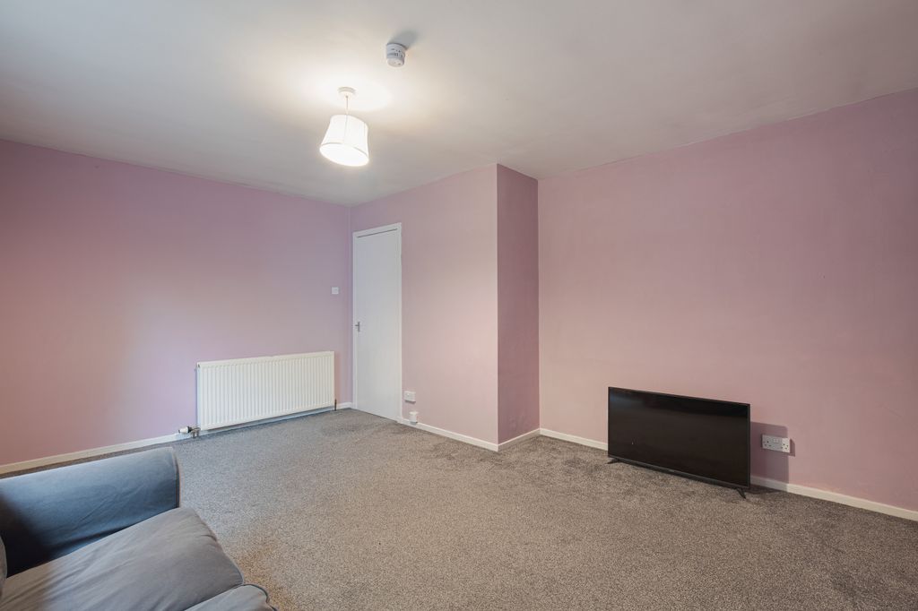 Property photo 2 of 11 Living1