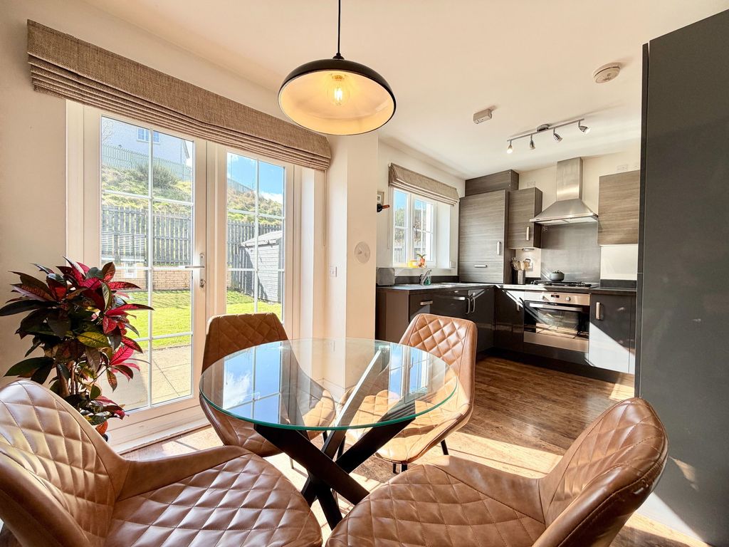 Property photo 2 of 26